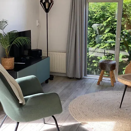 Modern Chalet In 87 *